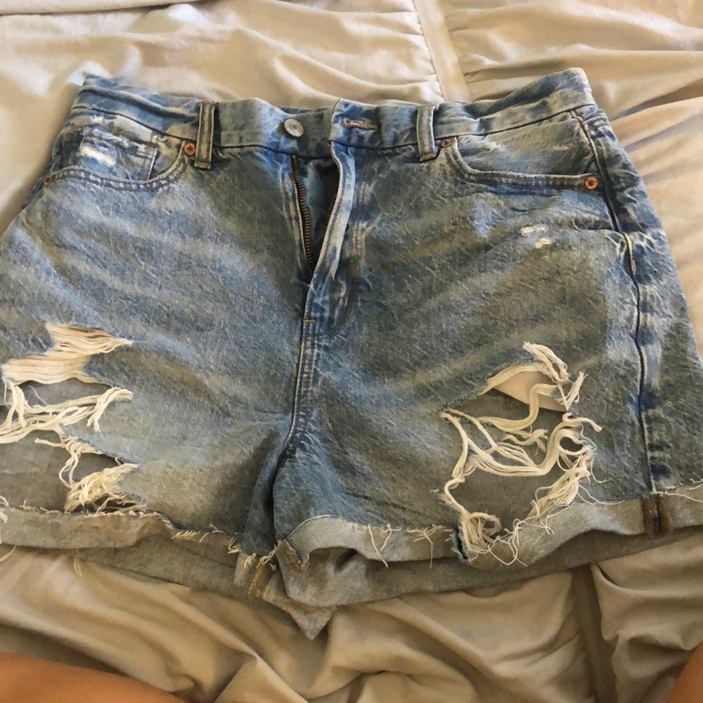 American Eagle mom shorts